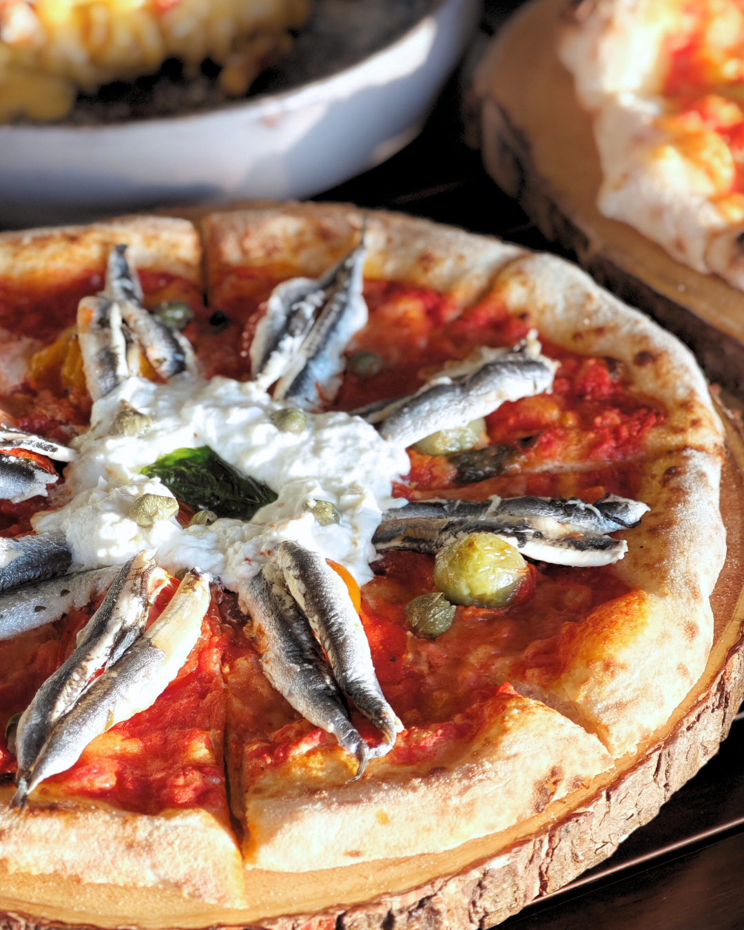 Azzurra - Napoletana Alici Marinate e Stracciatella 